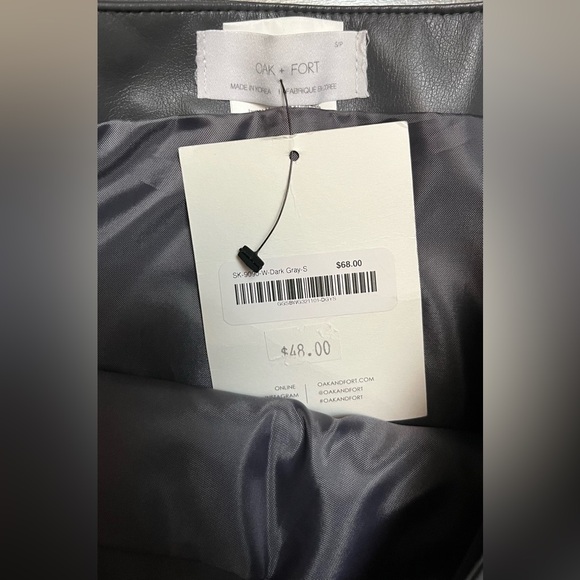 Pleated pleather skirt - Picture 2 of 2